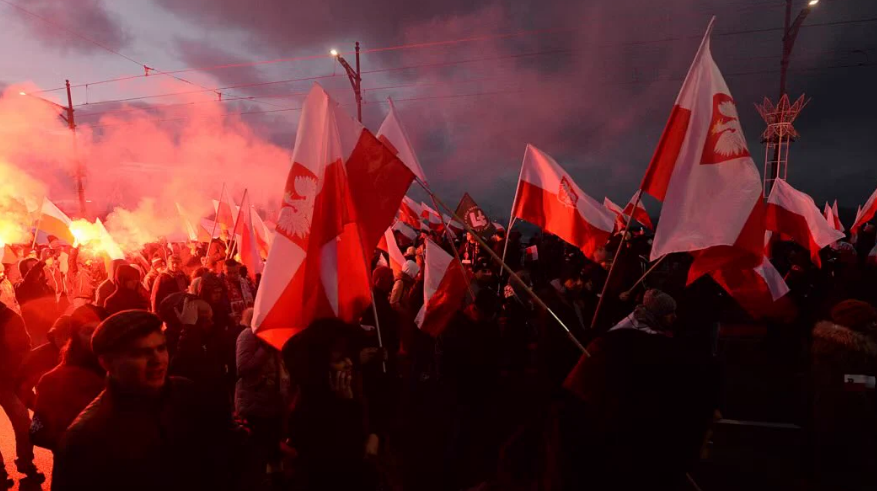 Lenkijoje – perversmo drama: Varšuvą užplūdo policija, Donaldas Tuskas paskelbė griežtą perspėjimą 2 Lenkijoje – perversmo drama: Varšuvą užplūdo policija, Donaldas Tuskas paskelbė griežtą perspėjimą